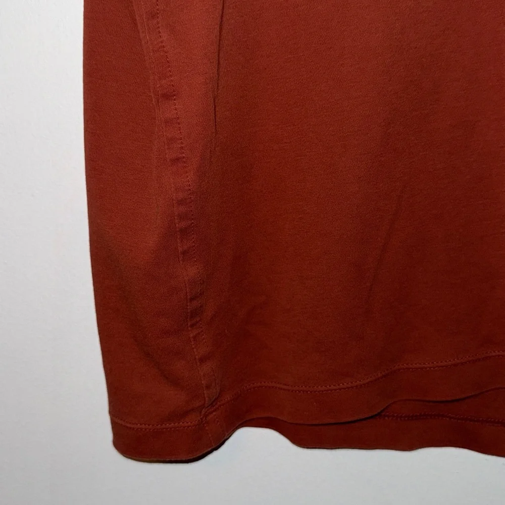 Banana Republic Men's Short Sleeve Tee in Rust
